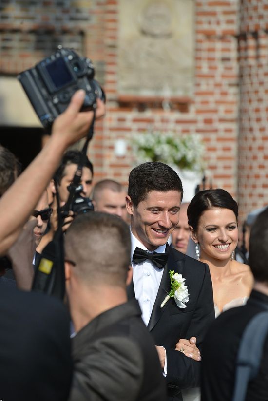 Anna Lewandowska pokazała, jak jej mąż składa łóżeczko dla dziecka (InstaStory) Anna Lewandowska pokazała, jak jej mąż składa łóżeczko dla dziecka (InstaStory)