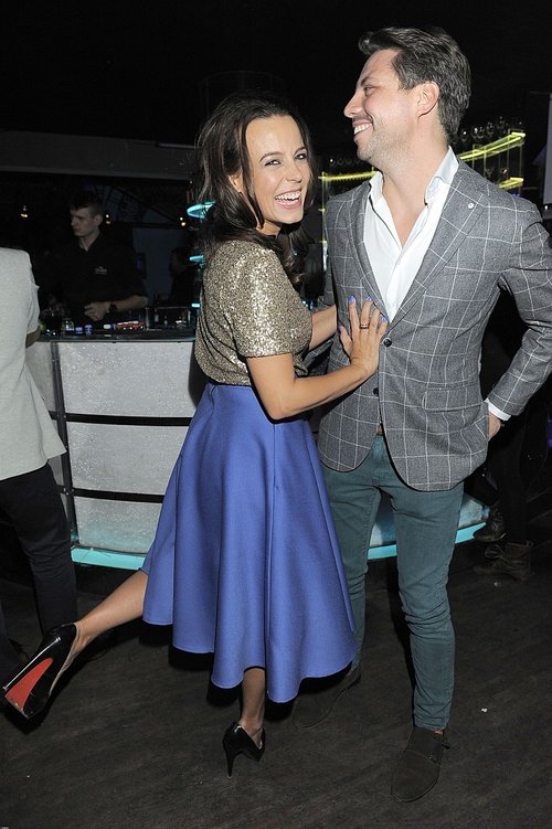 Nieposkromiony biust Anny Muchy na premierze w teatrze 