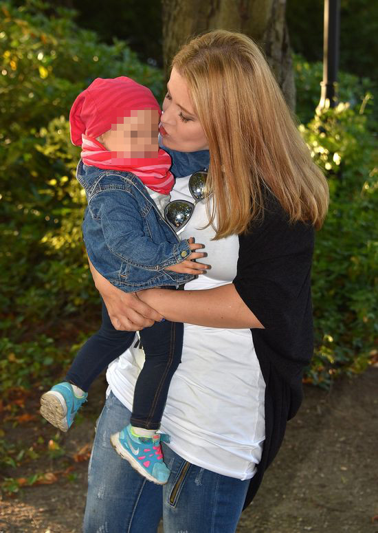 Samotna Anna Powierza chce zostać królową ustawek? (FOTO)