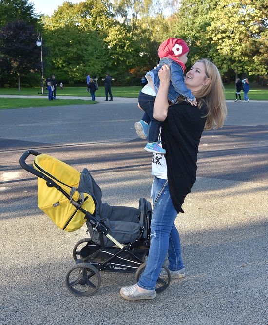 Samotna Anna Powierza chce zostać królową ustawek? (FOTO)