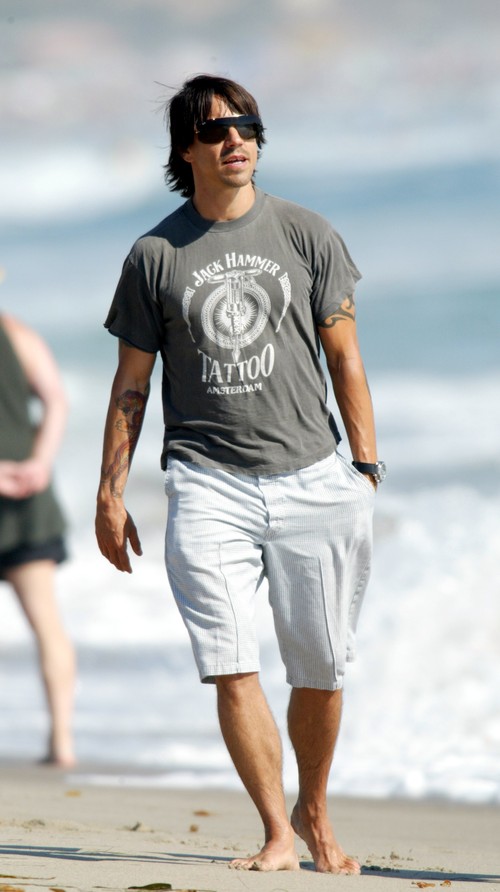 Rockowe ciacho już nie zachwyca? (FOTO) Rockowe ciacho już nie zachwyca? (FOTO)