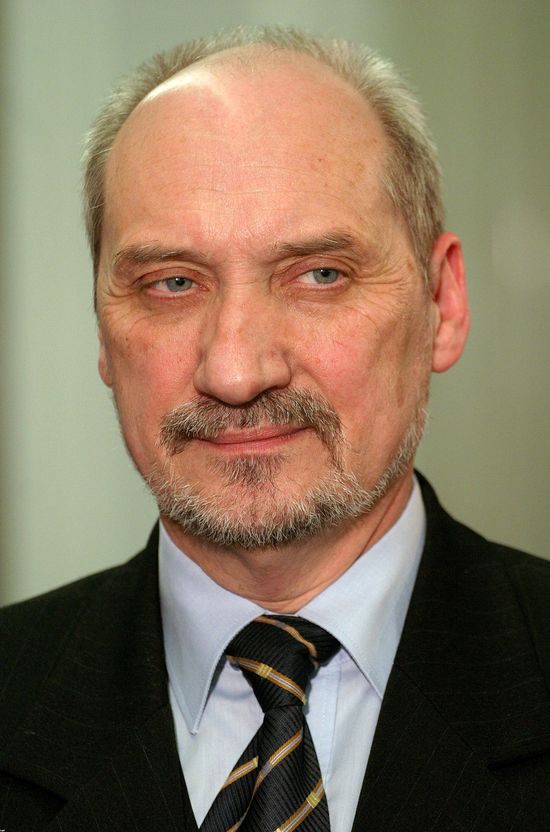 20-letni Edmund Janninger został doradcą Macierewicza