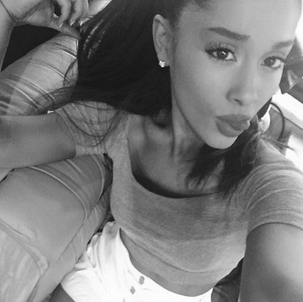 Ariana Grande zaatakowana na scenie! (VIDEO)
