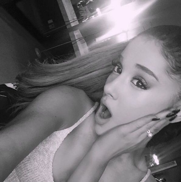 Ariana Grande zaatakowana na scenie! (VIDEO)