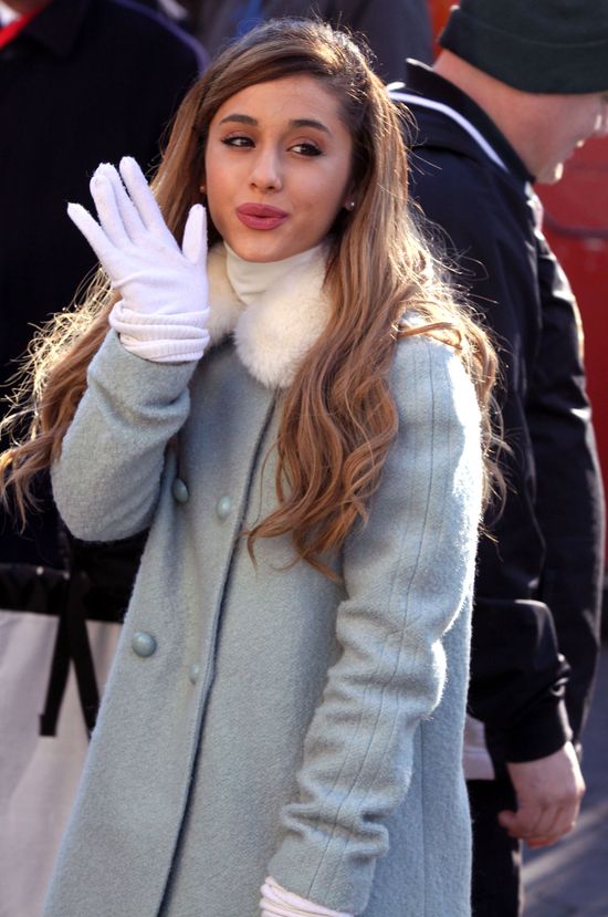 Ariana Grande zmienia styl? (FOTO) Ariana Grande zmienia styl? (FOTO)