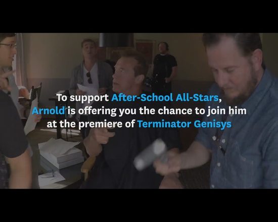 Żywy Terminator zamiast figury woskowej straszył ludzi VIDEO Żywy Terminator zamiast figury woskowej straszył ludzi VIDEO