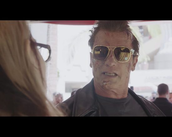 Żywy Terminator zamiast figury woskowej straszył ludzi VIDEO Żywy Terminator zamiast figury woskowej straszył ludzi VIDEO