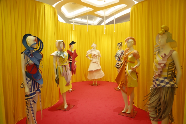 Warnke i Horodyńska z nietypową wizytą w Domu Mody Klif. Co je przyciągnęło? Warnke i Horodyńska z nietypową wizytą w Domu Mody Klif. Co je przyciągnęło?