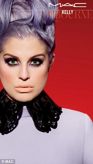 61-letnia Sharon Osbourne wygląda jak jej córka, Kelly FOTO 61-letnia Sharon Osbourne wygląda jak jej córka, Kelly FOTO