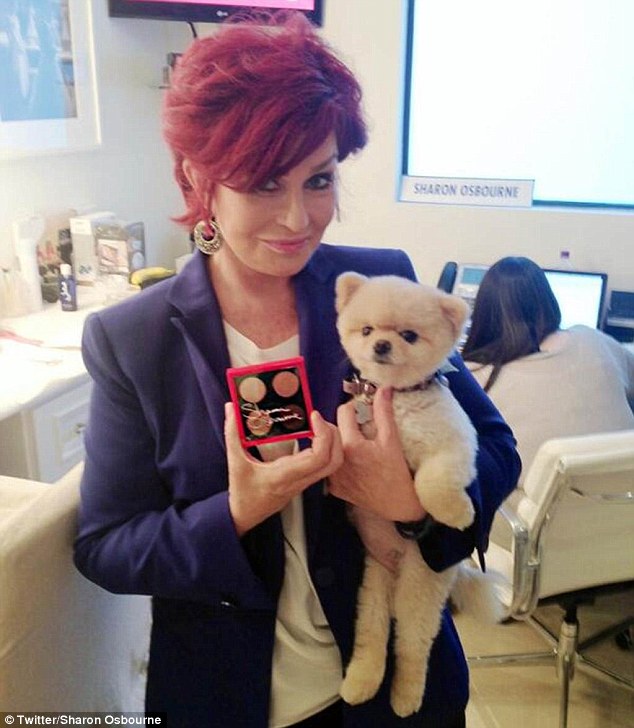 61-letnia Sharon Osbourne wygląda jak jej córka, Kelly FOTO 61-letnia Sharon Osbourne wygląda jak jej córka, Kelly FOTO