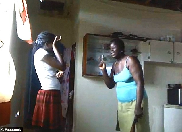 Matka pobiła pasem 12-letnią córkę za rozbierane zdjęcia