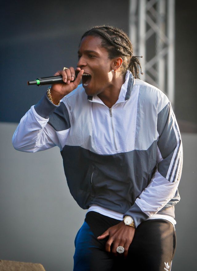 Kendall Jenner przyłapana z nowym chłopakiem? Kendall Jenner przyłapana z nowym chłopakiem?