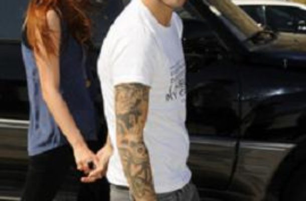 Zdjęcie brzuszka Ashlee Simpson