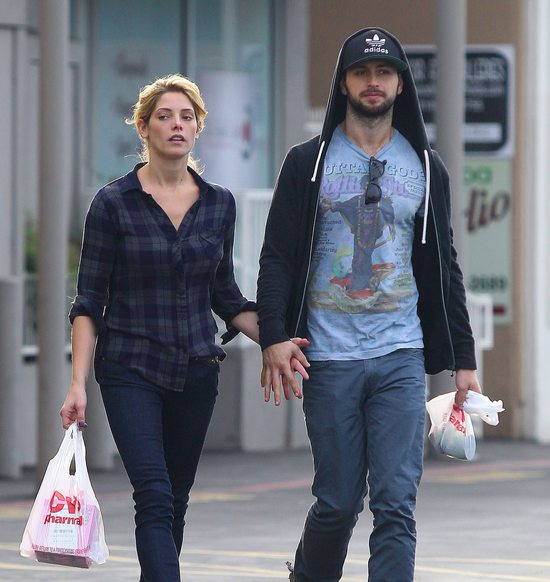 Sfotografowano ich podczas igraszek w aucie (FOTO) Sfotografowano ich podczas igraszek w aucie (FOTO)