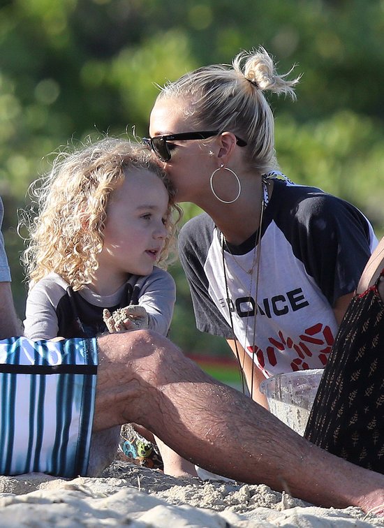 Siostra Jessiki Simpson nie musi się martwić o figurę (FOTO) Siostra Jessiki Simpson nie musi się martwić o figurę (FOTO)