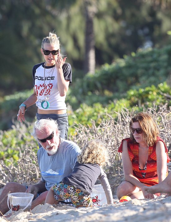 Siostra Jessiki Simpson nie musi się martwić o figurę (FOTO) Siostra Jessiki Simpson nie musi się martwić o figurę (FOTO)