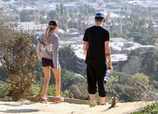 Ashley Tisdale walentynki spędziła na wspinaczce Ashley Tisdale walentynki spędziła na wspinaczce