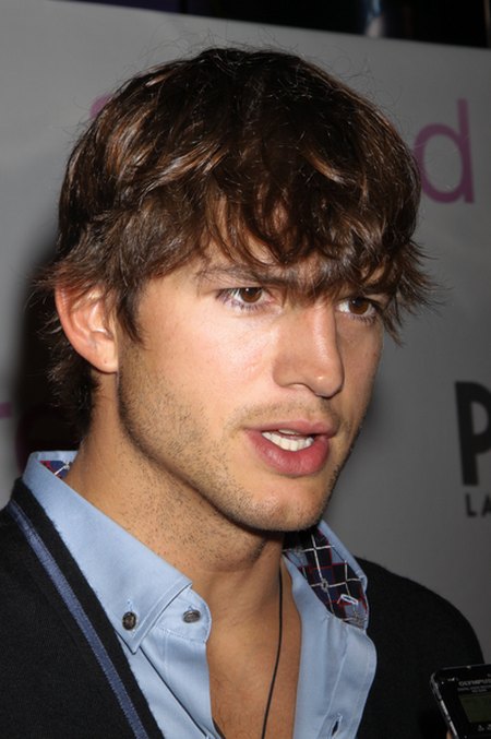 Rihanna wysyła Kutcherowi swoje fotki w bieliźnie