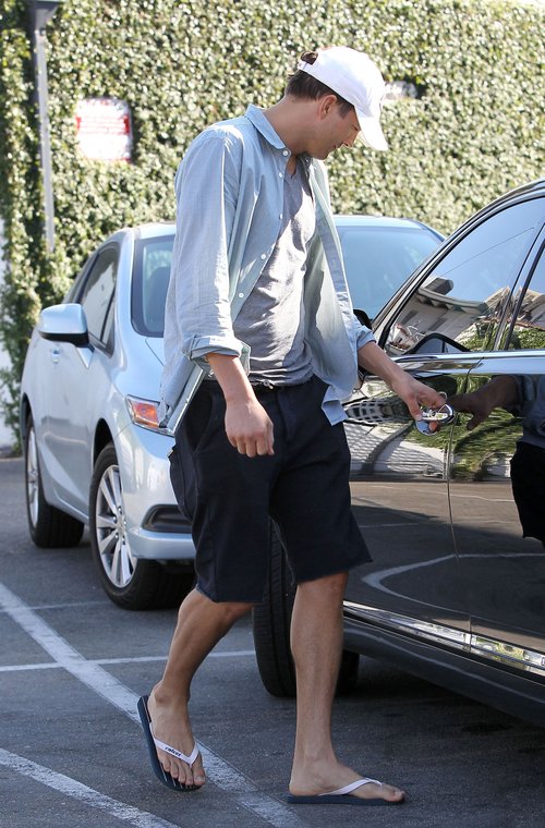 Jak Ashton Kutcher mówi do ukochanej Mili?