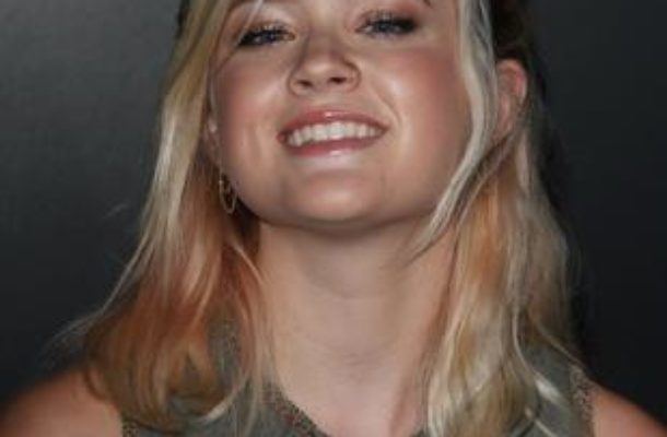 16-letnia córka Reese Witherspoon debiutuje sama na ściance (FOTO)
