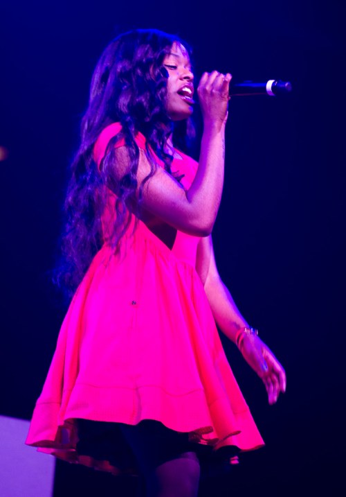 Azealia Banks pali kondoma jak cygaro (FOTO)