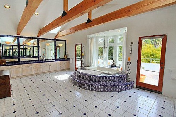 Jak wyglądają łazienki gwiazd? (FOTO)