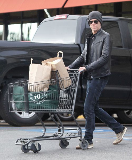 Kevin Bacon jak rasowy rockman Kevin Bacon jak rasowy rockman