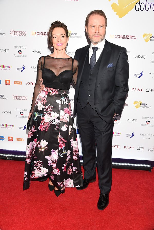 Gwiazdy w sukniach na Balu Charytatywnym (FOTO)