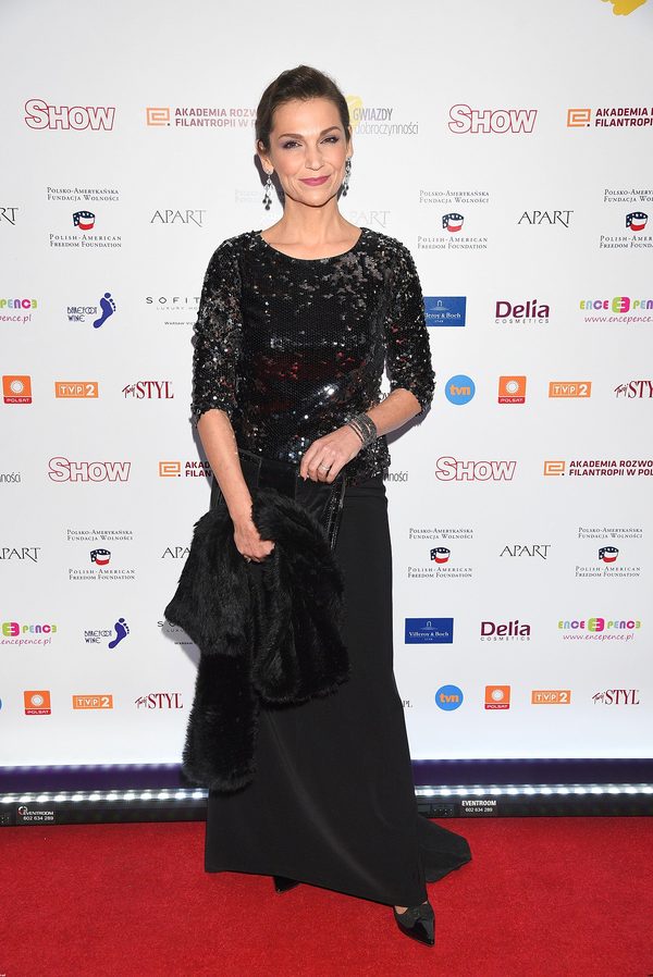 Gwiazdy w sukniach na Balu Charytatywnym (FOTO)