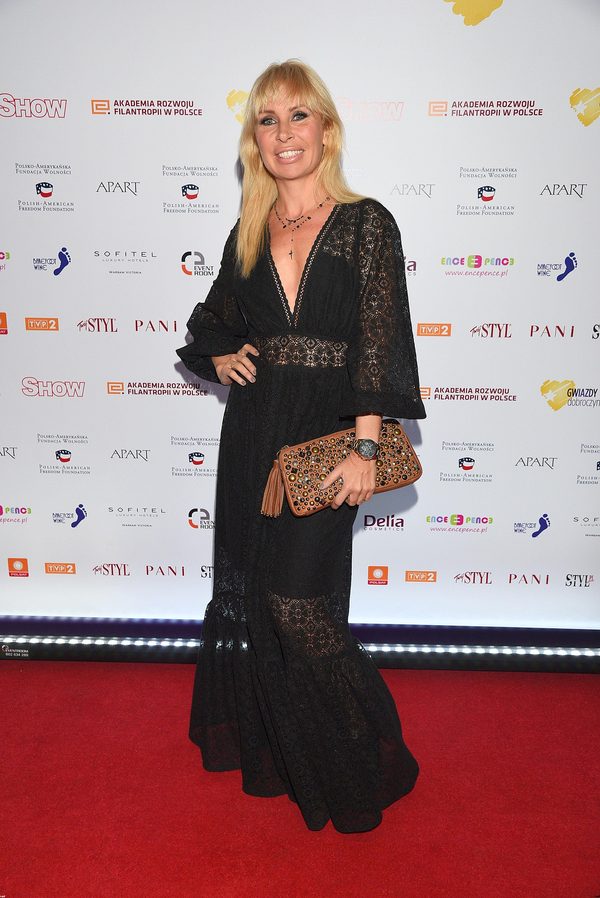 Gwiazdy w sukniach na Balu Charytatywnym (FOTO)