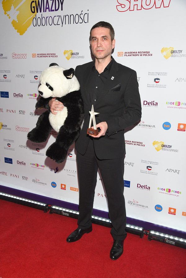 Gwiazdy w sukniach na Balu Charytatywnym (FOTO)