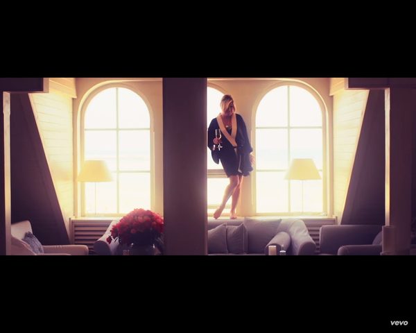 Beata Kozidrak w nowej fryzurze, w nowym teledysku [VIDEO]