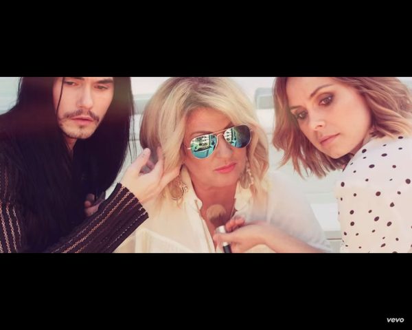 Beata Kozidrak w nowej fryzurze, w nowym teledysku [VIDEO]