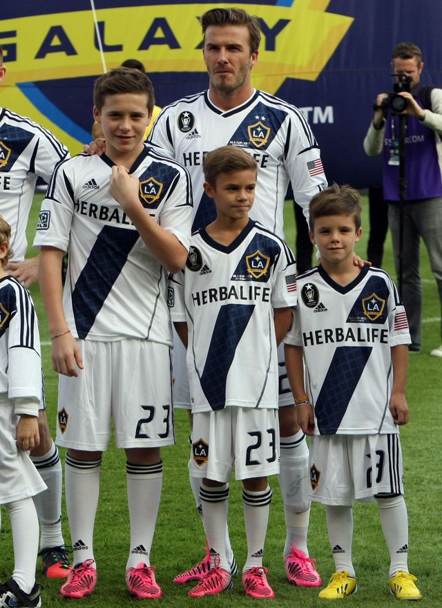 Romeo Beckham został nową twarzą Burberry! (FOTO)