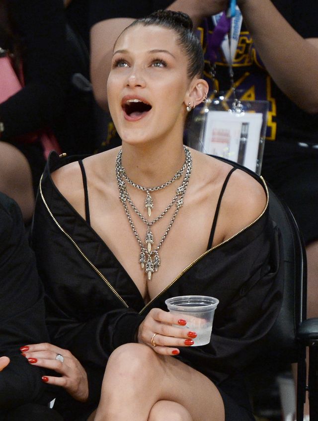 Fanki Belli Hadid W SZOKU: Moja 10-letnia siostrzenica jest GRUBSZA od ciebie! Fanki Belli Hadid W SZOKU: Moja 10-letnia siostrzenica jest GRUBSZA od ciebie!