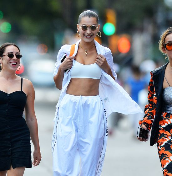 Kolejny dzień, w którym nie może przejść przez ulicę bez robienia TEGO