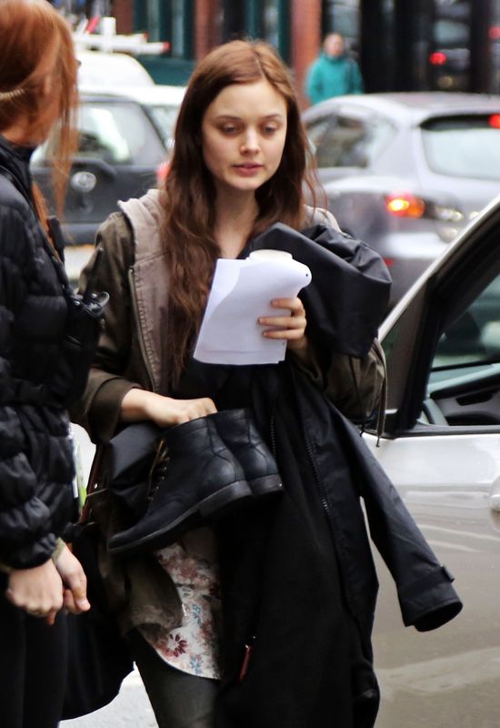 Bella Heathcote - to jej nienawidzą Kendall i Cara? (FOTO)