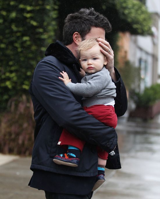 Poznajecie czyj jest ten uroczy chłopiec? (FOTO)