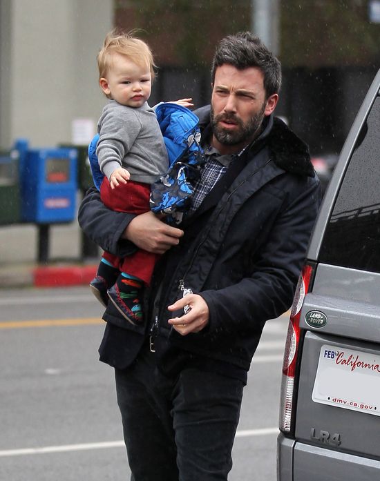 Poznajecie czyj jest ten uroczy chłopiec? (FOTO)