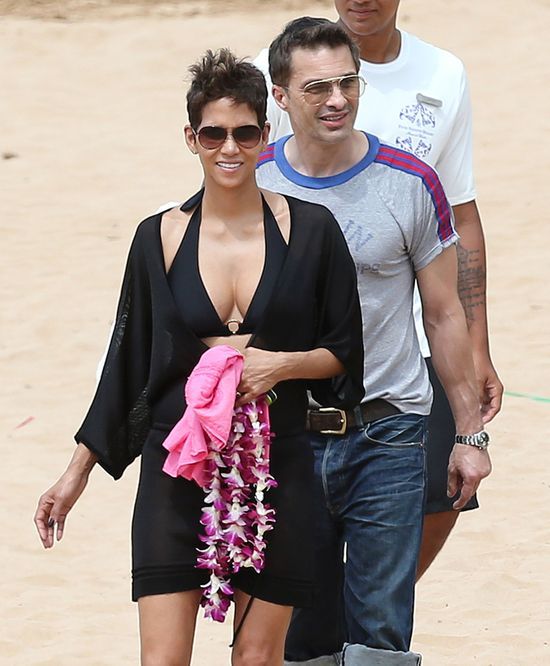 Co robić, żeby mieć piękny i jędrny biust jak Halle Berry?  