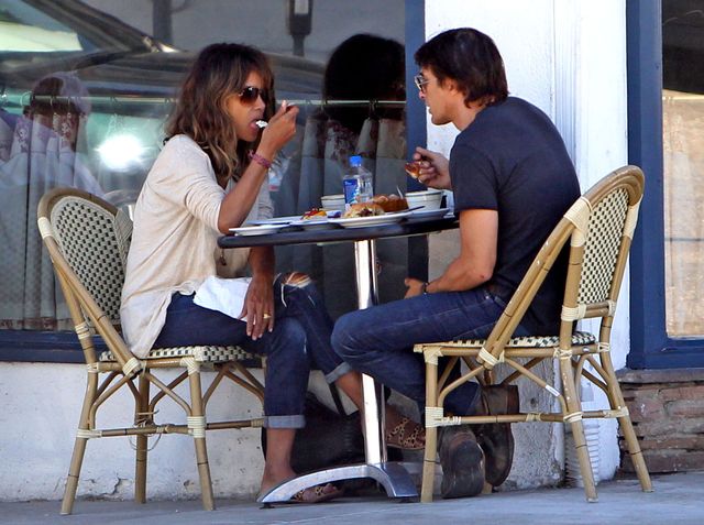 Tak Halle Berry ratuje małżeństwo (FOTO)