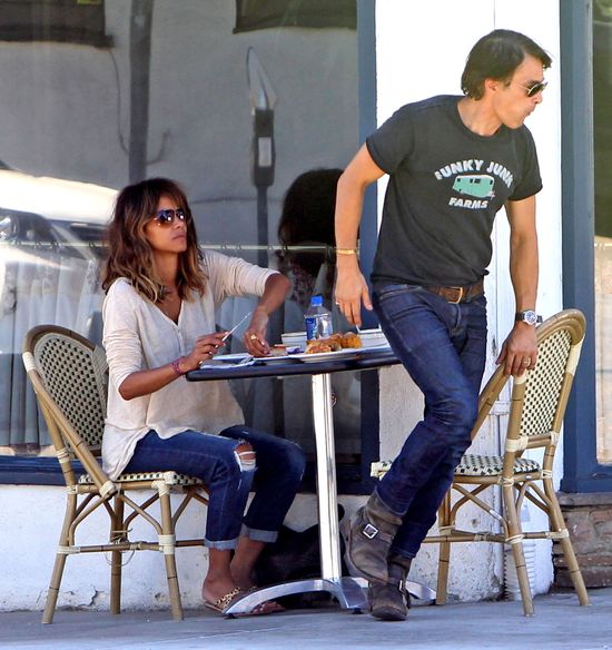 Tak Halle Berry ratuje małżeństwo (FOTO)