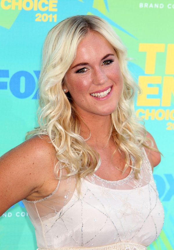 Gdy miała 13 lat, rekin odgryzł jej rękę (FOTO)