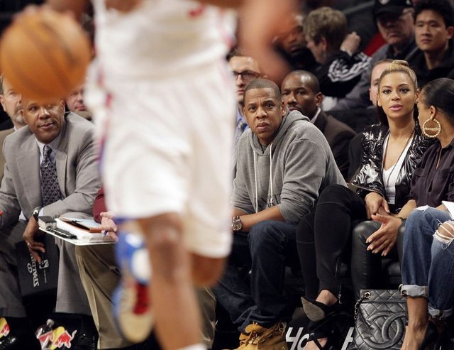 Beyonce z mężem na meczu (FOTO) Beyonce z mężem na meczu (FOTO)