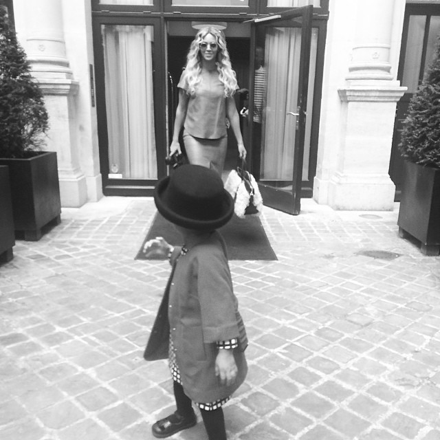 Mała dama Blue Ivy ma już trzy samochody? (FOTO)