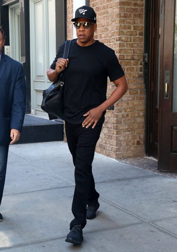 Rzadki widok - Beyonce na ulicy pod obstrzałem paparazzi (FOTO)