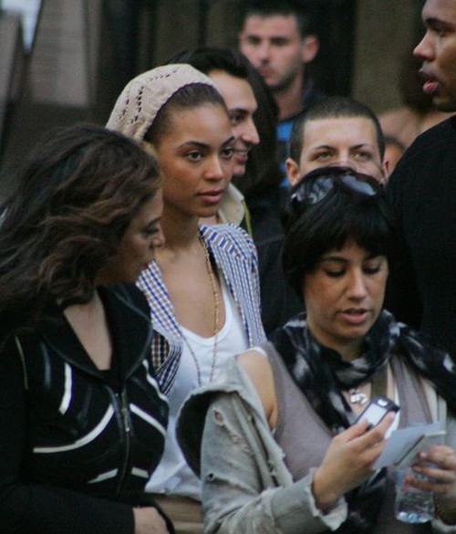 Beyonce szaleje na zakupach (FOTO) Beyonce szaleje na zakupach (FOTO)