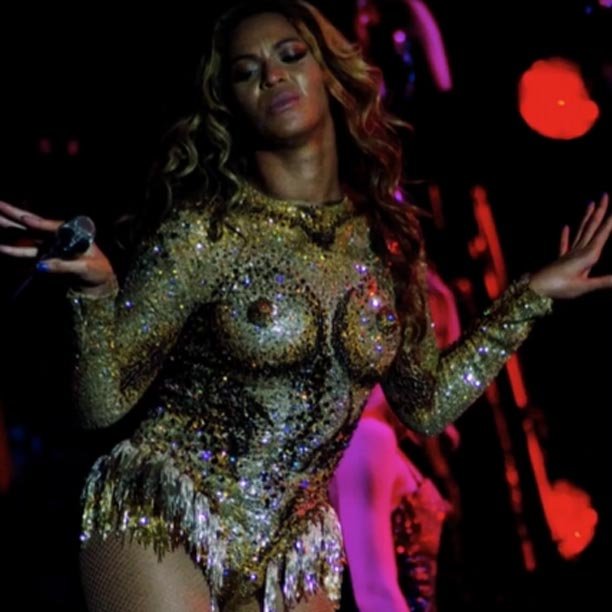 Beyonce w Serbii pokazała ogromne SUTKI (FOTO)