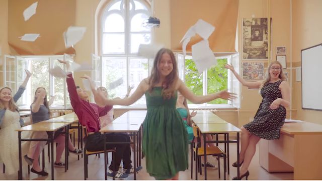 Licealiści z Poznania promują szkołę tańcem z La La Land! Gosling byłby dumny!