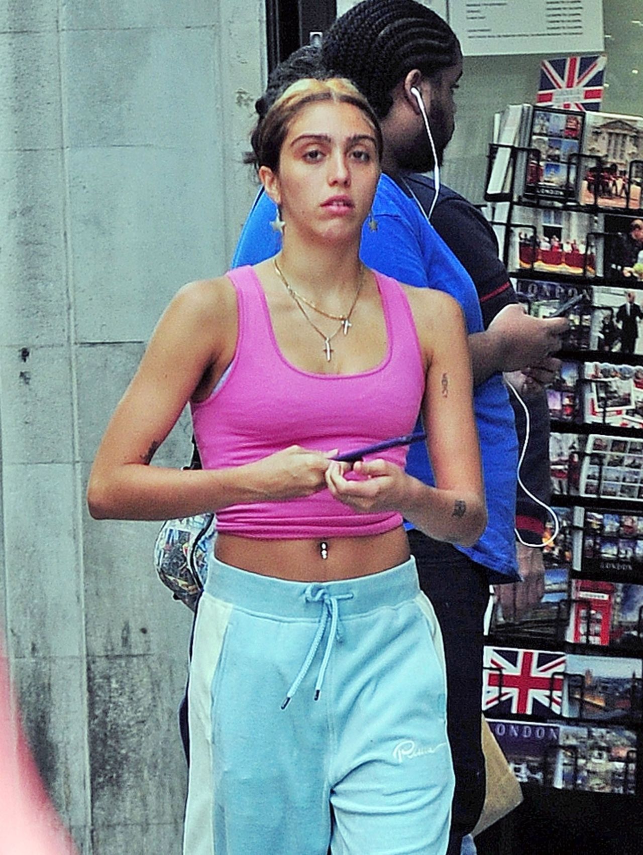 Nagie zdjęcie 19-letniej Madonny: Pozowałam, żeby opłacić czynsz